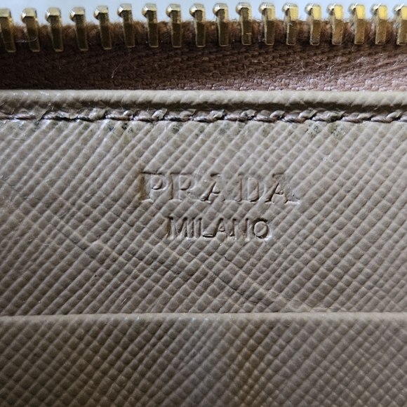 Prada Wallet - Picture 13 of 15